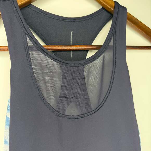 Lululemon Mesh With Me Tank Top Size‎ 4 - Picture 3 of 6